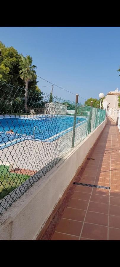 Apartamento Bajo Con Terraza Y Piscina Torrevieja Exterior photo