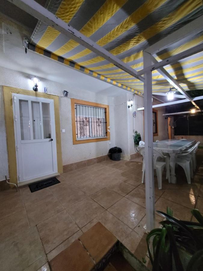 Apartamento Bajo Con Terraza Y Piscina Torrevieja Exterior photo