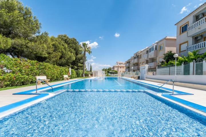 Apartamento Bajo Con Terraza Y Piscina Torrevieja Exterior photo